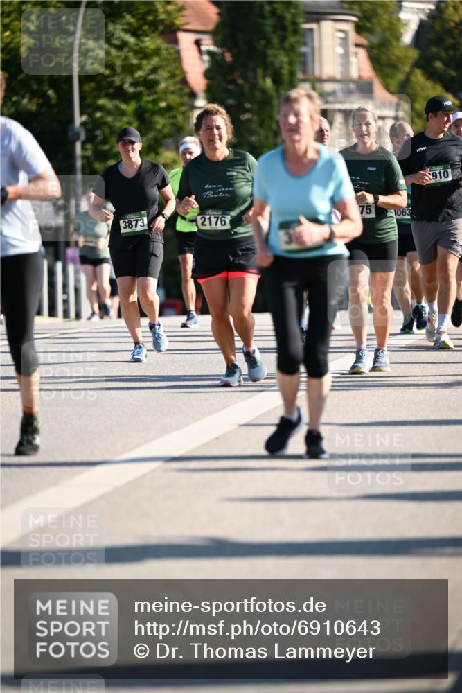 01.09.2024 - BARMER Alsterlauf Dr. Thomas Lammeyer http://msf.ph/oto/6910643 01.09.2024 09:44:57 Laufen 3873, 2176, 75, 1063, 910 meine-sportfotos.de