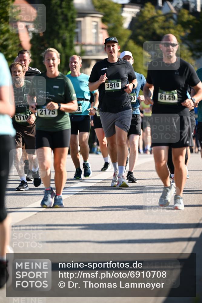 01.09.2024 - BARMER Alsterlauf Dr. Thomas Lammeyer http://msf.ph/oto/6910708 01.09.2024 09:45:00 Laufen 2175, 3110, 3910, 80, 8149 meine-sportfotos.de