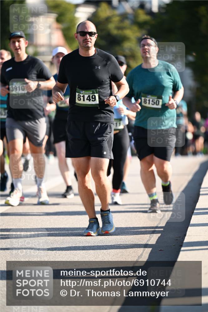 01.09.2024 - BARMER Alsterlauf Dr. Thomas Lammeyer http://msf.ph/oto/6910744 01.09.2024 09:45:01 Laufen 3910, 135, 8149, 8150 meine-sportfotos.de