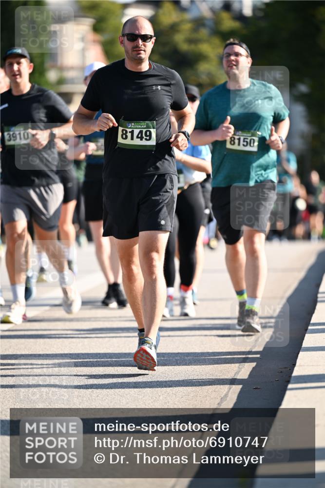 01.09.2024 - BARMER Alsterlauf Dr. Thomas Lammeyer http://msf.ph/oto/6910747 01.09.2024 09:45:01 Laufen 3910, 135, 8149, 8150 meine-sportfotos.de