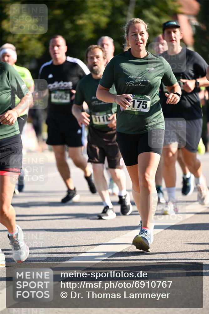 01.09.2024 - BARMER Alsterlauf Dr. Thomas Lammeyer http://msf.ph/oto/6910767 01.09.2024 09:45:02 Laufen 4062, 3110, 35, 175 meine-sportfotos.de