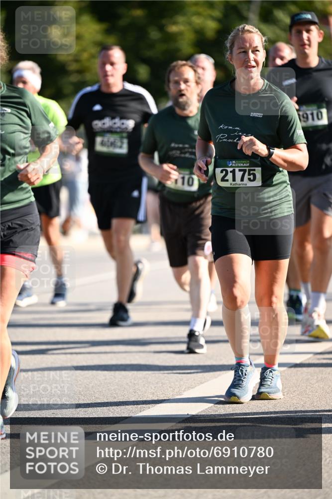 01.09.2024 - BARMER Alsterlauf Dr. Thomas Lammeyer http://msf.ph/oto/6910780 01.09.2024 09:45:02 Laufen 35, 110, 35, 2175, 1910 meine-sportfotos.de