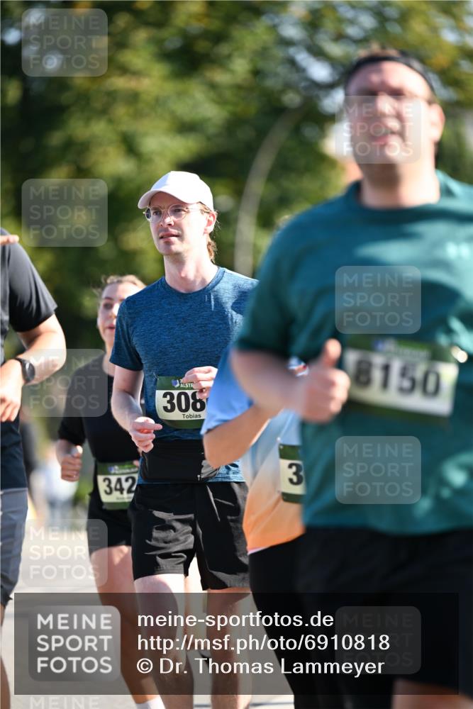 01.09.2024 - BARMER Alsterlauf Dr. Thomas Lammeyer http://msf.ph/oto/6910818 01.09.2024 09:45:05 Laufen 342, 308, 3, 8150 meine-sportfotos.de