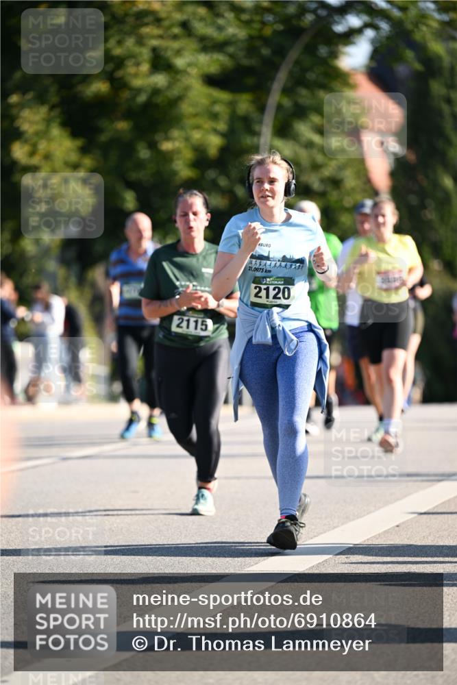 01.09.2024 - BARMER Alsterlauf Dr. Thomas Lammeyer http://msf.ph/oto/6910864 01.09.2024 09:45:08 Laufen 2115, 21, 0975, 35, 2120 meine-sportfotos.de