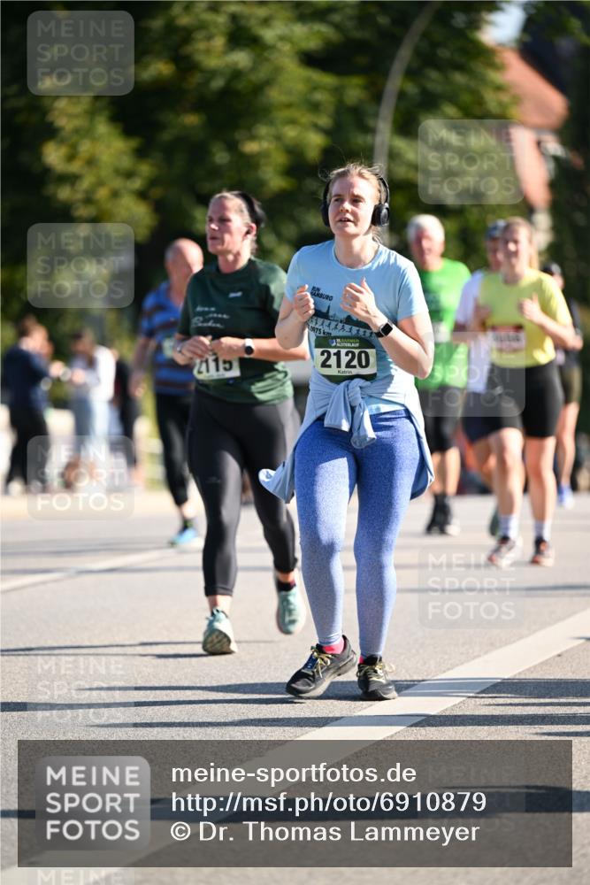 01.09.2024 - BARMER Alsterlauf Dr. Thomas Lammeyer http://msf.ph/oto/6910879 01.09.2024 09:45:08 Laufen 2115, 0975, 35, 2120 meine-sportfotos.de