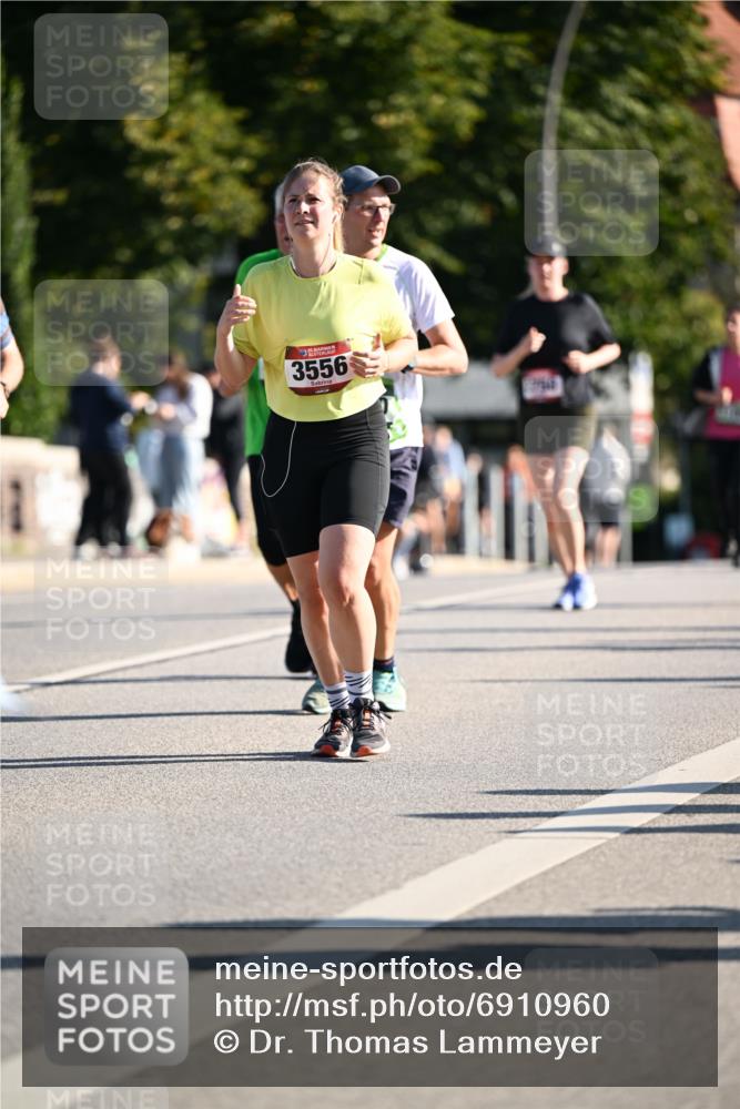 01.09.2024 - BARMER Alsterlauf Dr. Thomas Lammeyer http://msf.ph/oto/6910960 01.09.2024 09:45:11 Laufen 3556 meine-sportfotos.de