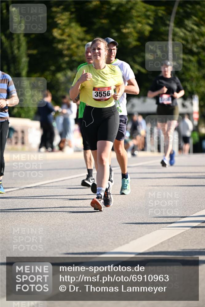 01.09.2024 - BARMER Alsterlauf Dr. Thomas Lammeyer http://msf.ph/oto/6910963 01.09.2024 09:45:11 Laufen 3556 meine-sportfotos.de