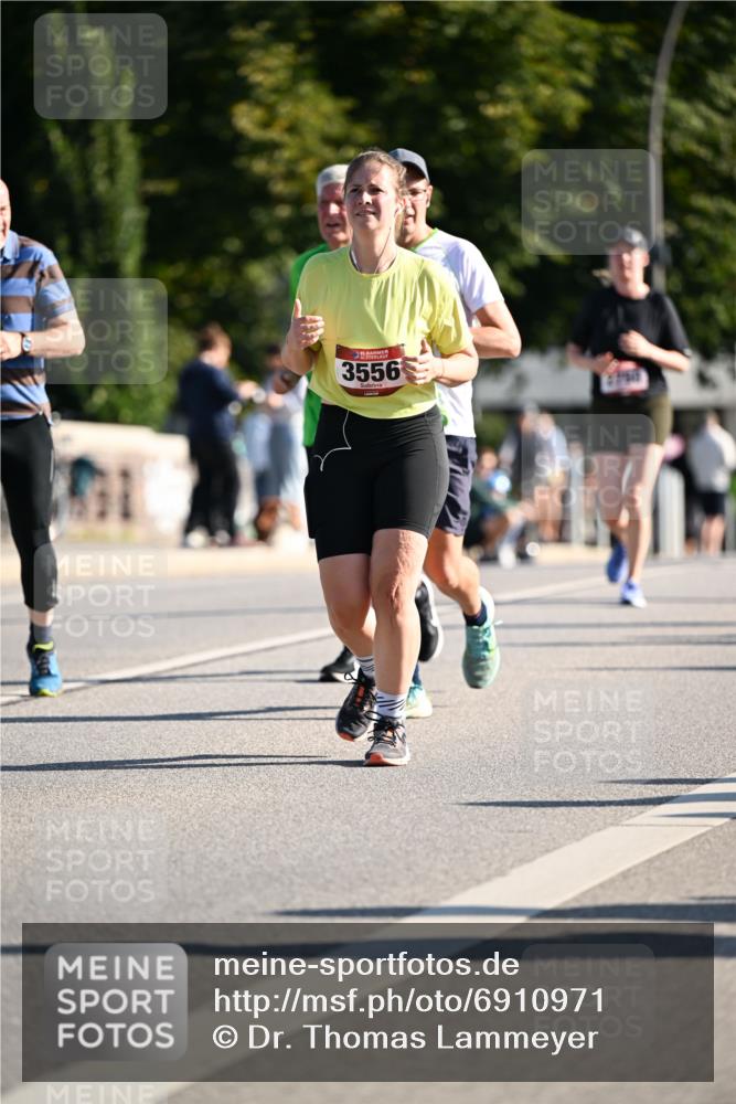 01.09.2024 - BARMER Alsterlauf Dr. Thomas Lammeyer http://msf.ph/oto/6910971 01.09.2024 09:45:11 Laufen 3556 meine-sportfotos.de