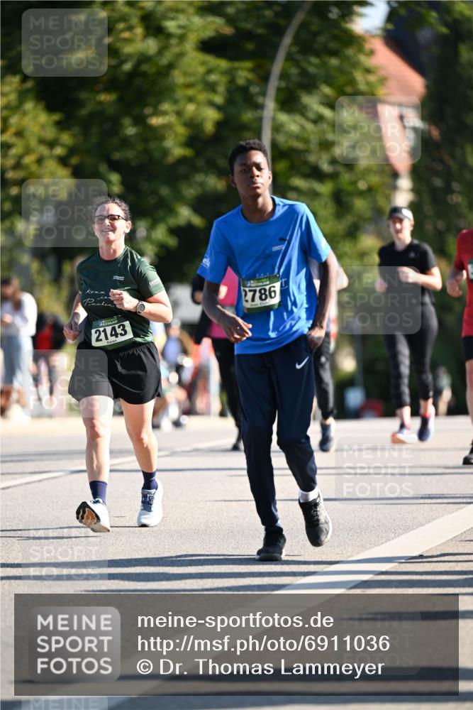 01.09.2024 - BARMER Alsterlauf Dr. Thomas Lammeyer http://msf.ph/oto/6911036 01.09.2024 09:45:15 Laufen 2143, 2786 meine-sportfotos.de