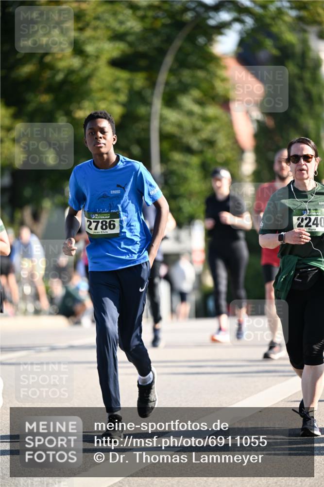 01.09.2024 - BARMER Alsterlauf Dr. Thomas Lammeyer http://msf.ph/oto/6911055 01.09.2024 09:45:15 Laufen 35, 2786, 5, 2240 meine-sportfotos.de