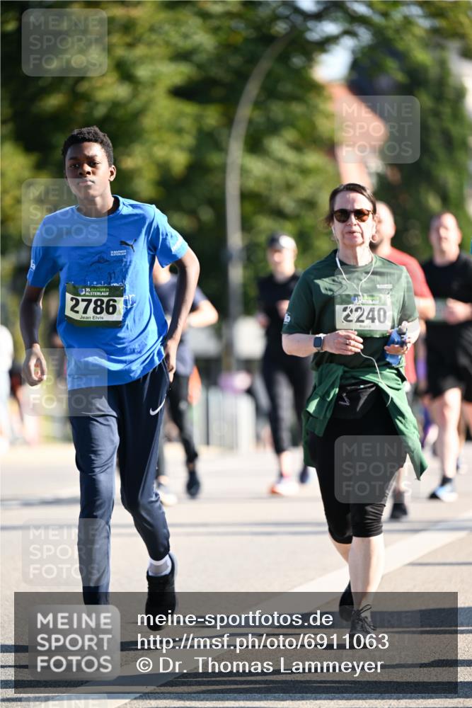 01.09.2024 - BARMER Alsterlauf Dr. Thomas Lammeyer http://msf.ph/oto/6911063 01.09.2024 09:45:16 Laufen 31, 135, 2786, 2240 meine-sportfotos.de