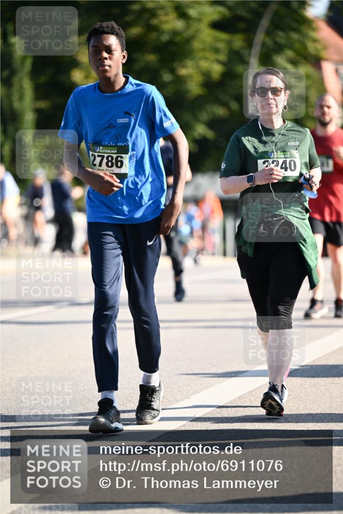 01.09.2024 - BARMER Alsterlauf Dr. Thomas Lammeyer http://msf.ph/oto/6911076 01.09.2024 09:45:17 Laufen 19, 12, 135, 2786, 240 meine-sportfotos.de