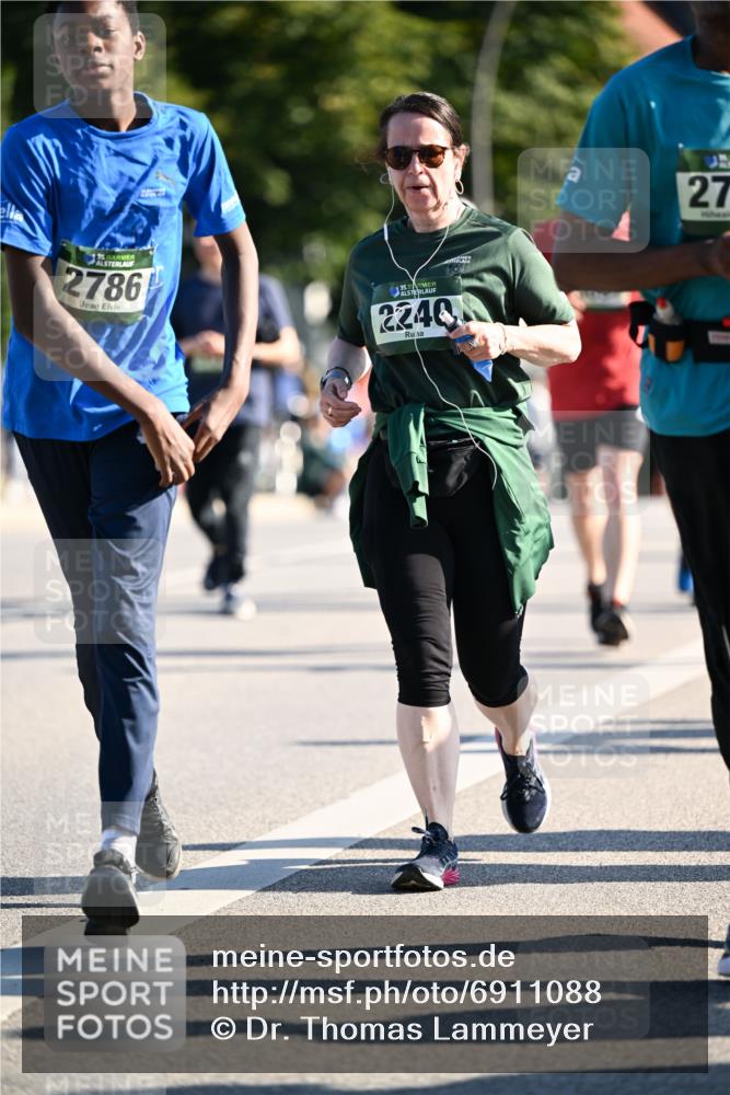 01.09.2024 - BARMER Alsterlauf Dr. Thomas Lammeyer http://msf.ph/oto/6911088 01.09.2024 09:45:17 Laufen 35, 2786, 35, 2240, 27 meine-sportfotos.de