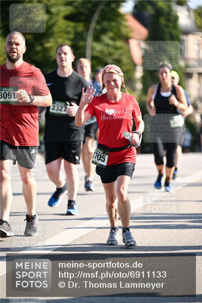 01.09.2024 - BARMER Alsterlauf Dr. Thomas Lammeyer http://msf.ph/oto/6911133 01.09.2024 09:45:20 Laufen 35, 30912, 2327, 1705 meine-sportfotos.de