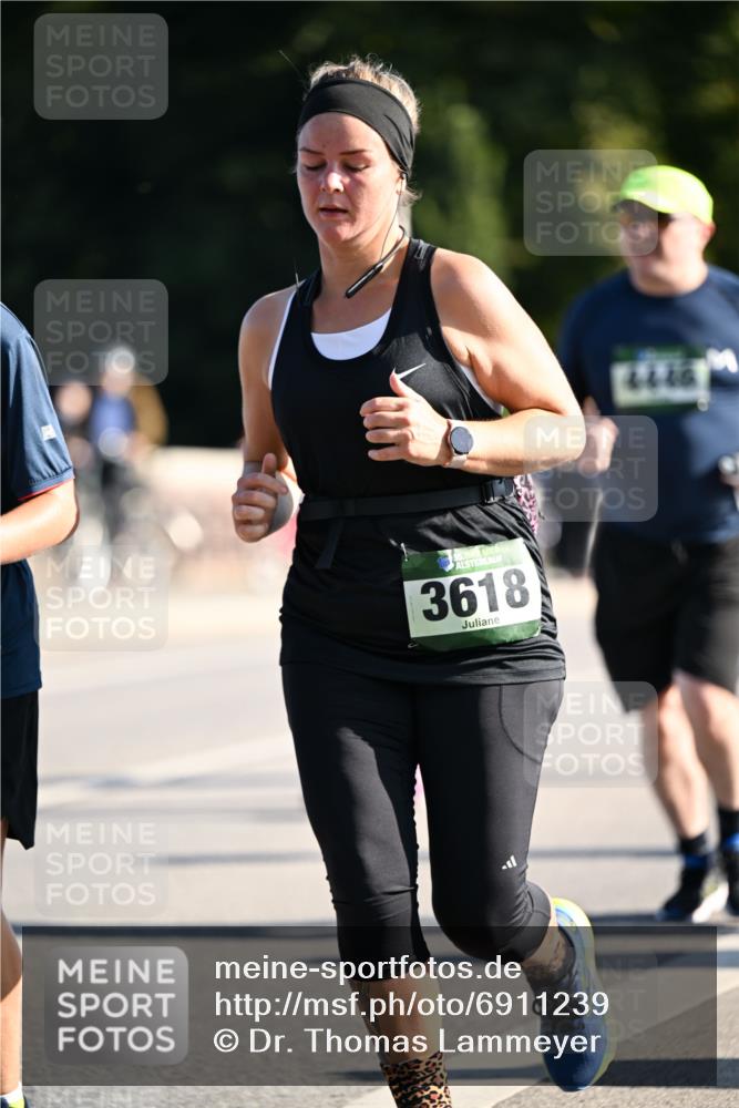 01.09.2024 - BARMER Alsterlauf Dr. Thomas Lammeyer http://msf.ph/oto/6911239 01.09.2024 09:45:24 Laufen 3618 meine-sportfotos.de