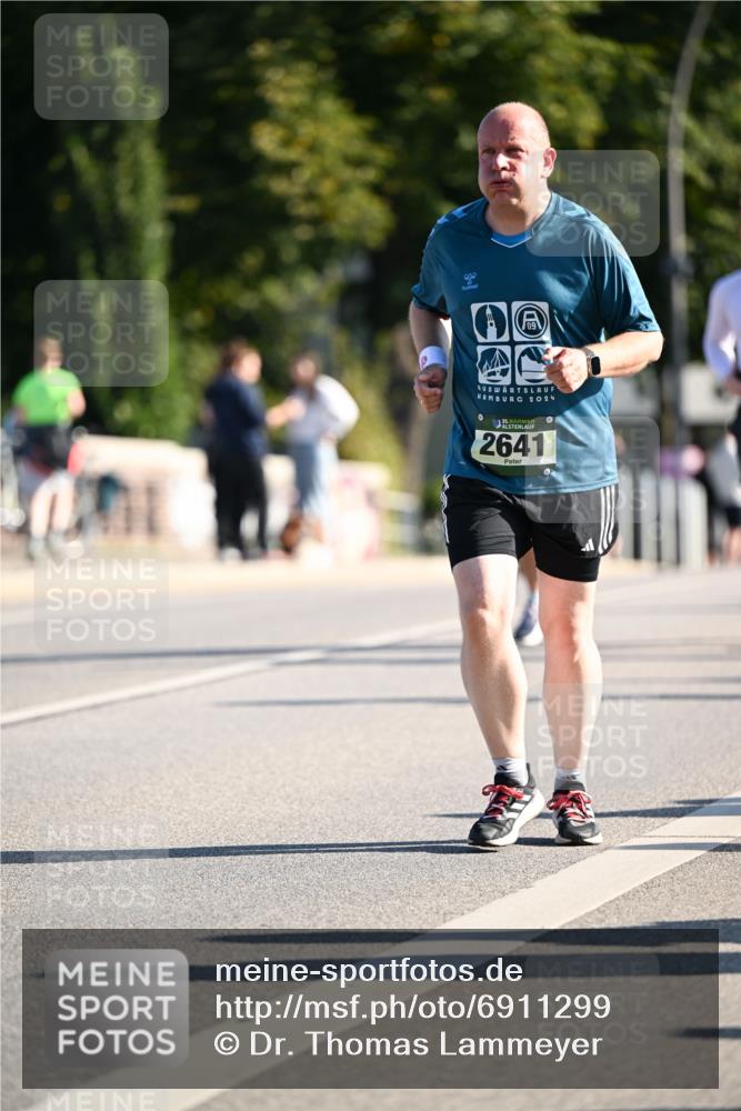 01.09.2024 - BARMER Alsterlauf Dr. Thomas Lammeyer http://msf.ph/oto/6911299 01.09.2024 09:45:30 Laufen 2024, 35, 2641 meine-sportfotos.de