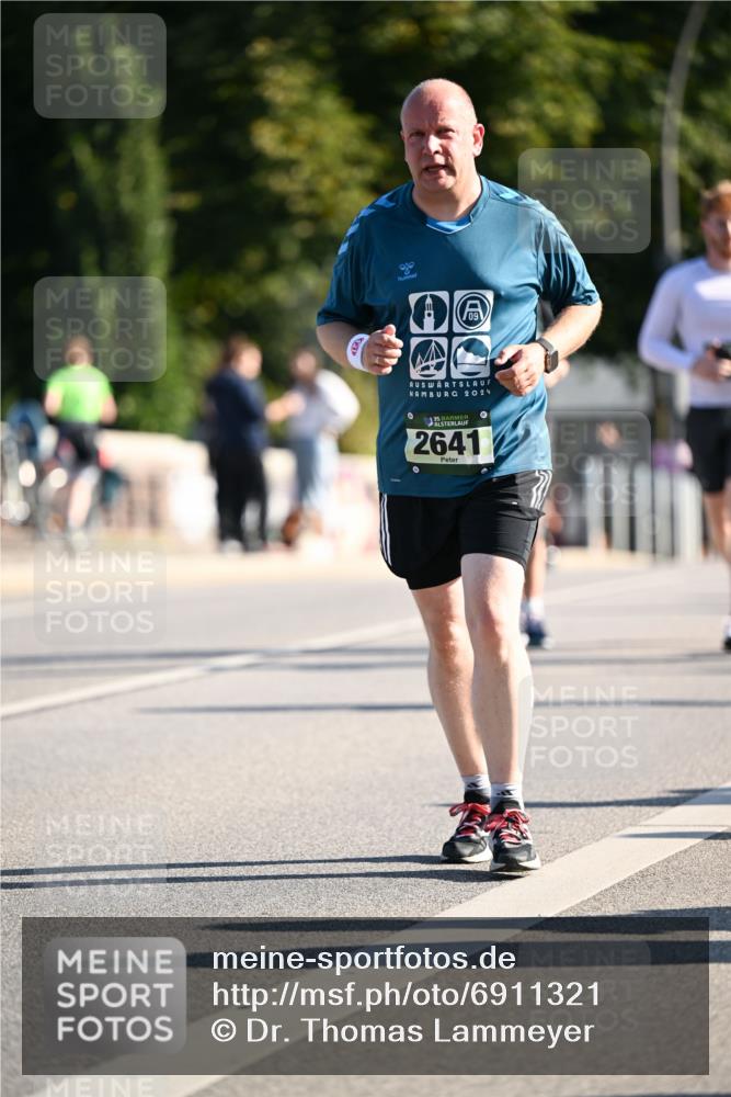 01.09.2024 - BARMER Alsterlauf Dr. Thomas Lammeyer http://msf.ph/oto/6911321 01.09.2024 09:45:30 Laufen 09, 2024, 0, 2641, 6 meine-sportfotos.de