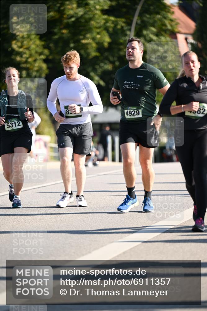 01.09.2024 - BARMER Alsterlauf Dr. Thomas Lammeyer http://msf.ph/oto/6911357 01.09.2024 09:45:32 Laufen 5312, 83, 4929, 582 meine-sportfotos.de