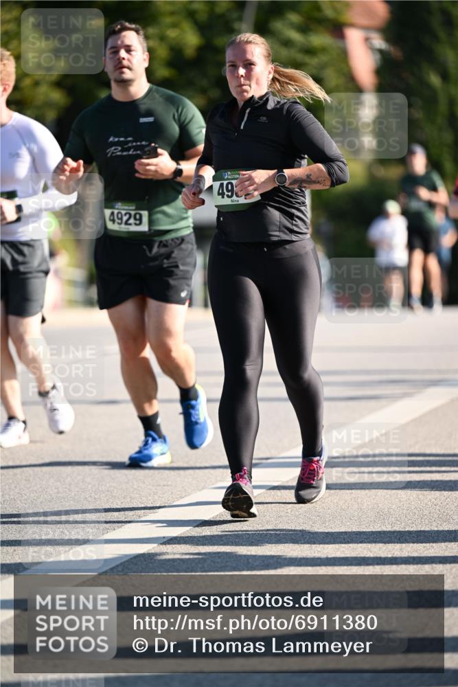 01.09.2024 - BARMER Alsterlauf Dr. Thomas Lammeyer http://msf.ph/oto/6911380 01.09.2024 09:45:33 Laufen 4929, 49, 9 meine-sportfotos.de
