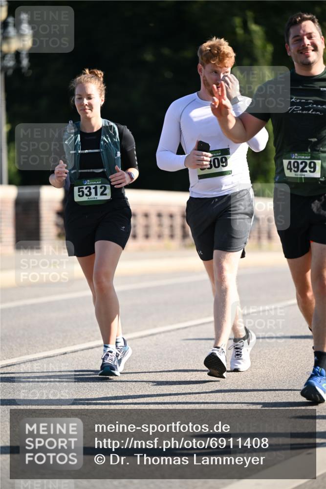 01.09.2024 - BARMER Alsterlauf Dr. Thomas Lammeyer http://msf.ph/oto/6911408 01.09.2024 09:45:34 Laufen 5312, 09, 4929 meine-sportfotos.de