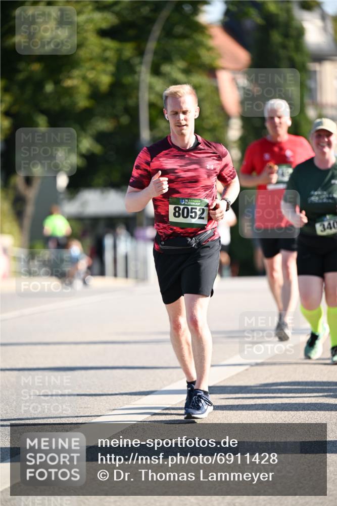 01.09.2024 - BARMER Alsterlauf Dr. Thomas Lammeyer http://msf.ph/oto/6911428 01.09.2024 09:45:36 Laufen 135, 8052, 340 meine-sportfotos.de