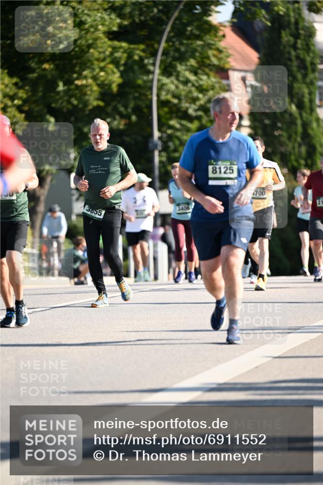 01.09.2024 - BARMER Alsterlauf Dr. Thomas Lammeyer http://msf.ph/oto/6911552 01.09.2024 09:45:40 Laufen 8125, 3855, 700 meine-sportfotos.de