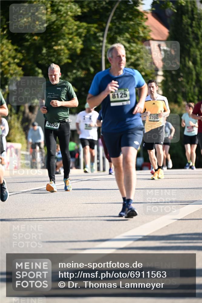01.09.2024 - BARMER Alsterlauf Dr. Thomas Lammeyer http://msf.ph/oto/6911563 01.09.2024 09:45:41 Laufen 3855, 8125, 3700 meine-sportfotos.de