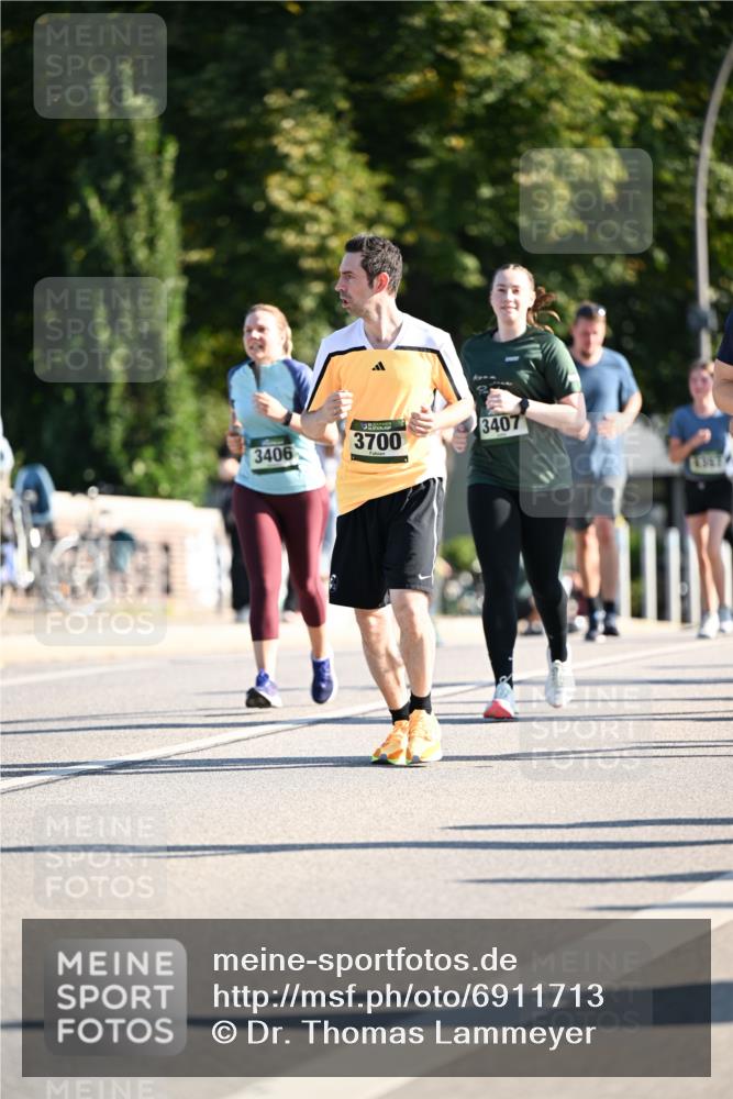 01.09.2024 - BARMER Alsterlauf Dr. Thomas Lammeyer http://msf.ph/oto/6911713 01.09.2024 09:45:45 Laufen 3407, 3406, 3700, 6367 meine-sportfotos.de