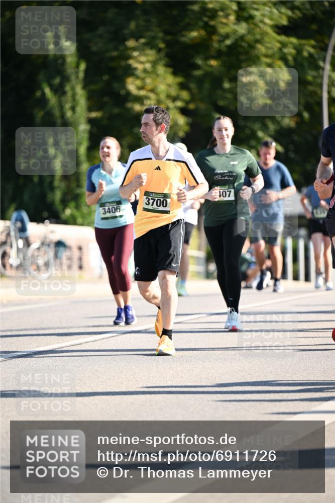 01.09.2024 - BARMER Alsterlauf Dr. Thomas Lammeyer http://msf.ph/oto/6911726 01.09.2024 09:45:45 Laufen 3406, 3700, 107 meine-sportfotos.de