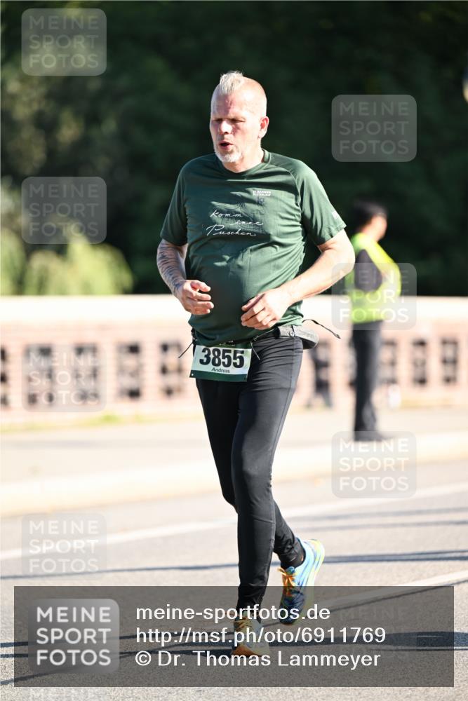 01.09.2024 - BARMER Alsterlauf Dr. Thomas Lammeyer http://msf.ph/oto/6911769 01.09.2024 09:45:47 Laufen 3855 meine-sportfotos.de