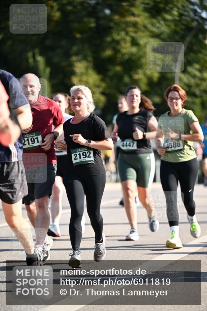 01.09.2024 - BARMER Alsterlauf Dr. Thomas Lammeyer http://msf.ph/oto/6911819 01.09.2024 09:45:49 Laufen 2191, 2192, 4447, 4586 meine-sportfotos.de