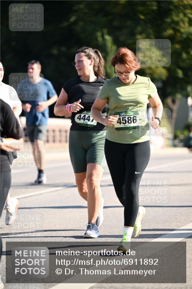 01.09.2024 - BARMER Alsterlauf Dr. Thomas Lammeyer http://msf.ph/oto/6911892 01.09.2024 09:45:51 Laufen 4447, 4586 meine-sportfotos.de