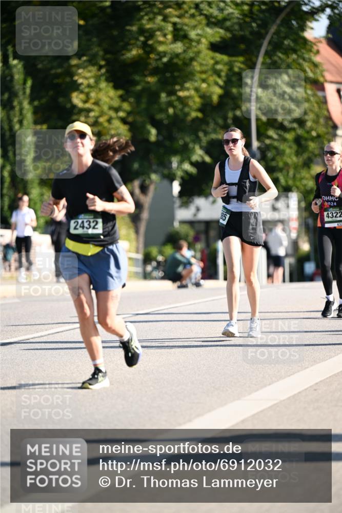 01.09.2024 - BARMER Alsterlauf Dr. Thomas Lammeyer http://msf.ph/oto/6912032 01.09.2024 09:45:56 Laufen 2432, 85, 024, 4322, 432 meine-sportfotos.de
