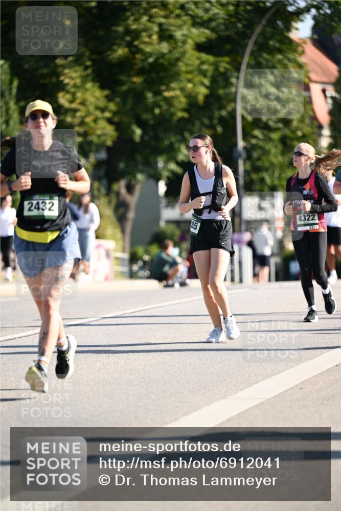 01.09.2024 - BARMER Alsterlauf Dr. Thomas Lammeyer http://msf.ph/oto/6912041 01.09.2024 09:45:56 Laufen 85, 2432, 4322, 4322 meine-sportfotos.de