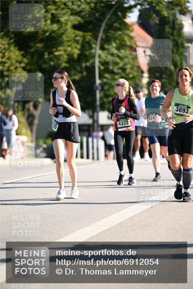 01.09.2024 - BARMER Alsterlauf Dr. Thomas Lammeyer http://msf.ph/oto/6912054 01.09.2024 09:45:57 Laufen 024, 4322, 4322, 524, 3893 meine-sportfotos.de