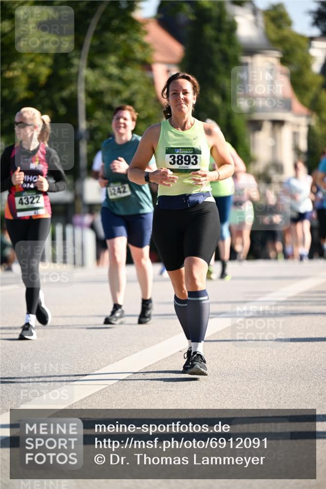 01.09.2024 - BARMER Alsterlauf Dr. Thomas Lammeyer http://msf.ph/oto/6912091 01.09.2024 09:45:58 Laufen 074, 4322, 242, 135, 3893 meine-sportfotos.de