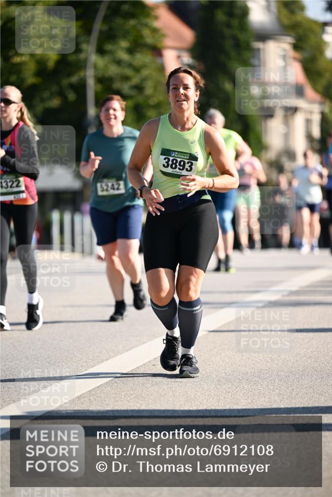 01.09.2024 - BARMER Alsterlauf Dr. Thomas Lammeyer http://msf.ph/oto/6912108 01.09.2024 09:45:58 Laufen 1322, 5242, 35, 3893 meine-sportfotos.de