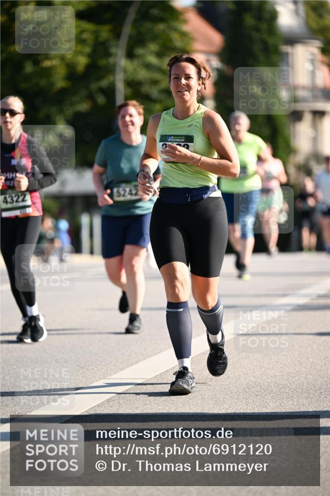 01.09.2024 - BARMER Alsterlauf Dr. Thomas Lammeyer http://msf.ph/oto/6912120 01.09.2024 09:45:59 Laufen 4322, 5242, 35 meine-sportfotos.de