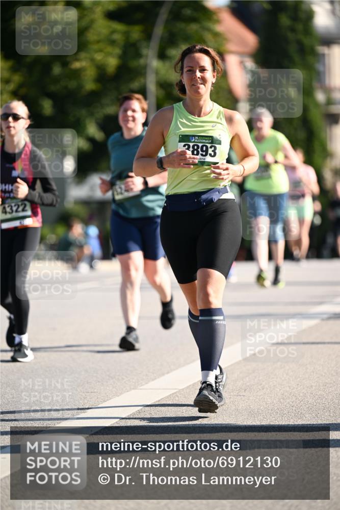 01.09.2024 - BARMER Alsterlauf Dr. Thomas Lammeyer http://msf.ph/oto/6912130 01.09.2024 09:45:59 Laufen 4322, 35, 3893 meine-sportfotos.de