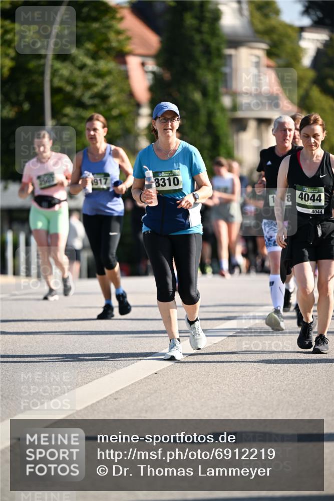 01.09.2024 - BARMER Alsterlauf Dr. Thomas Lammeyer http://msf.ph/oto/6912219 01.09.2024 09:46:04 Laufen 917, 8310, 1, 8, 4044, 4044 meine-sportfotos.de