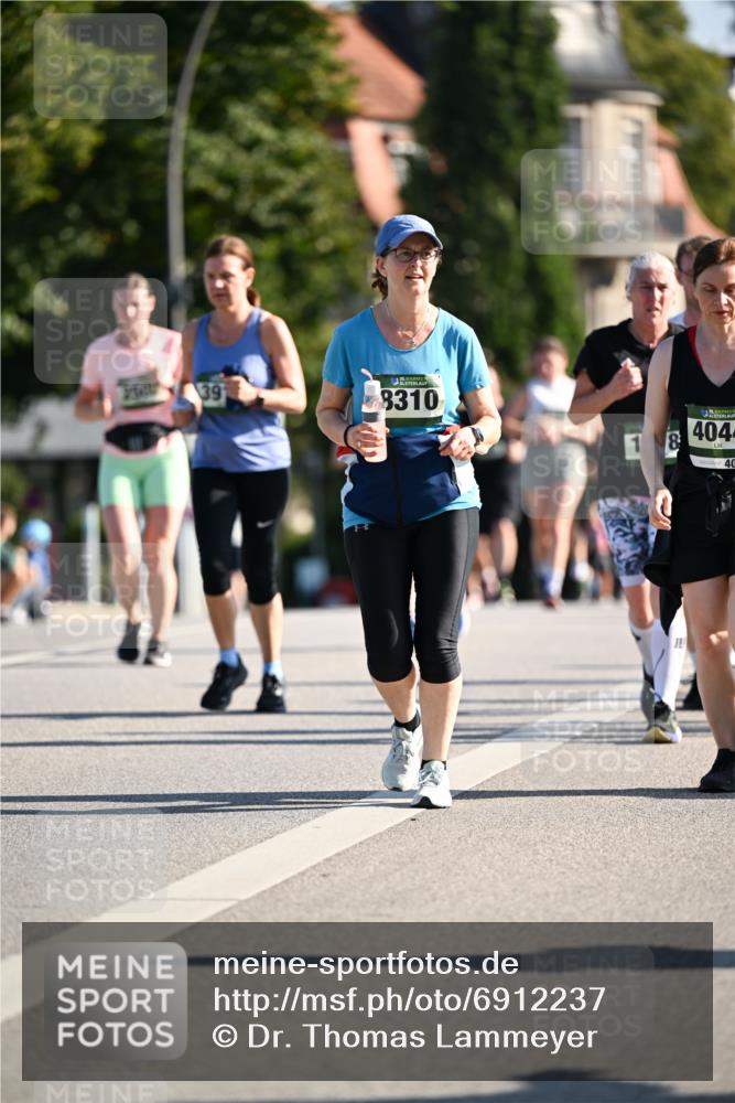 01.09.2024 - BARMER Alsterlauf Dr. Thomas Lammeyer http://msf.ph/oto/6912237 01.09.2024 09:46:04 Laufen 8310, 1, 8, 5, 404, 40 meine-sportfotos.de