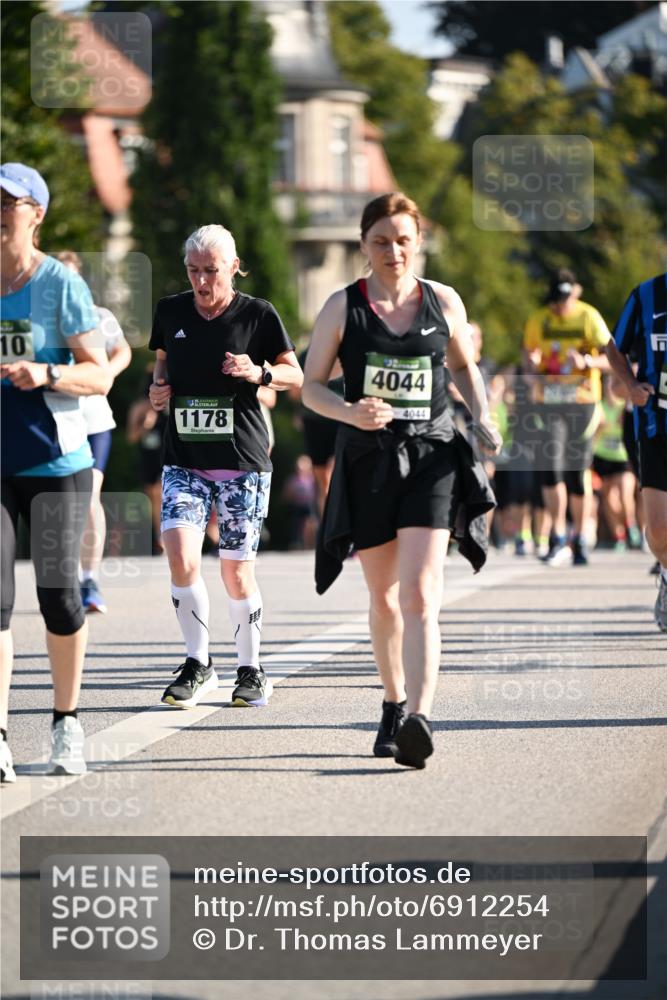 01.09.2024 - BARMER Alsterlauf Dr. Thomas Lammeyer http://msf.ph/oto/6912254 01.09.2024 09:46:05 Laufen 10, 1178, 4044, 4044 meine-sportfotos.de