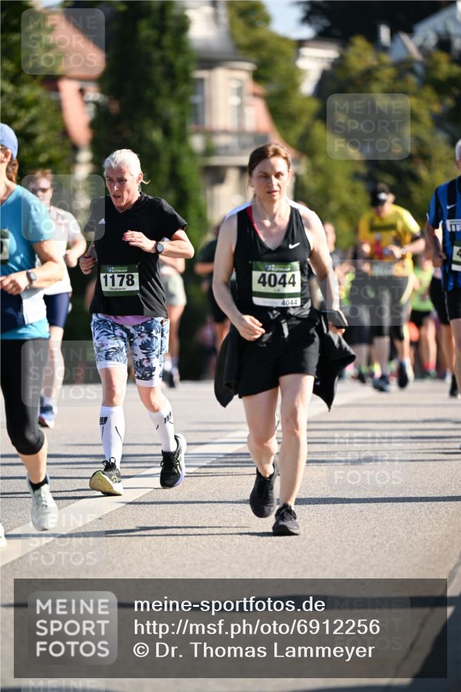 01.09.2024 - BARMER Alsterlauf Dr. Thomas Lammeyer http://msf.ph/oto/6912256 01.09.2024 09:46:05 Laufen 1178, 4044, 4044 meine-sportfotos.de