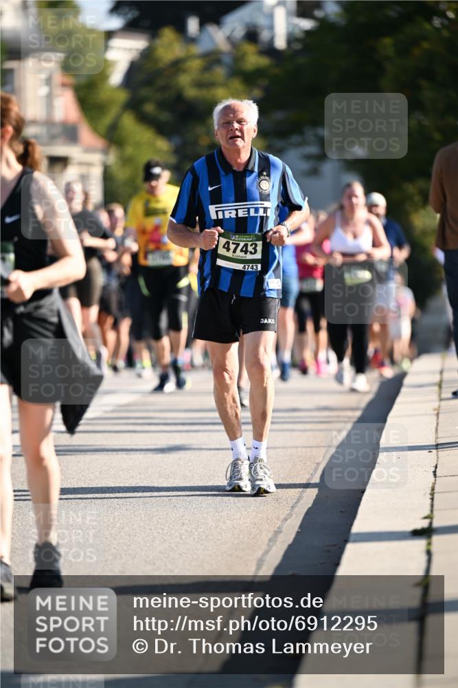 01.09.2024 - BARMER Alsterlauf Dr. Thomas Lammeyer http://msf.ph/oto/6912295 01.09.2024 09:46:07 Laufen 4743, 4743 meine-sportfotos.de
