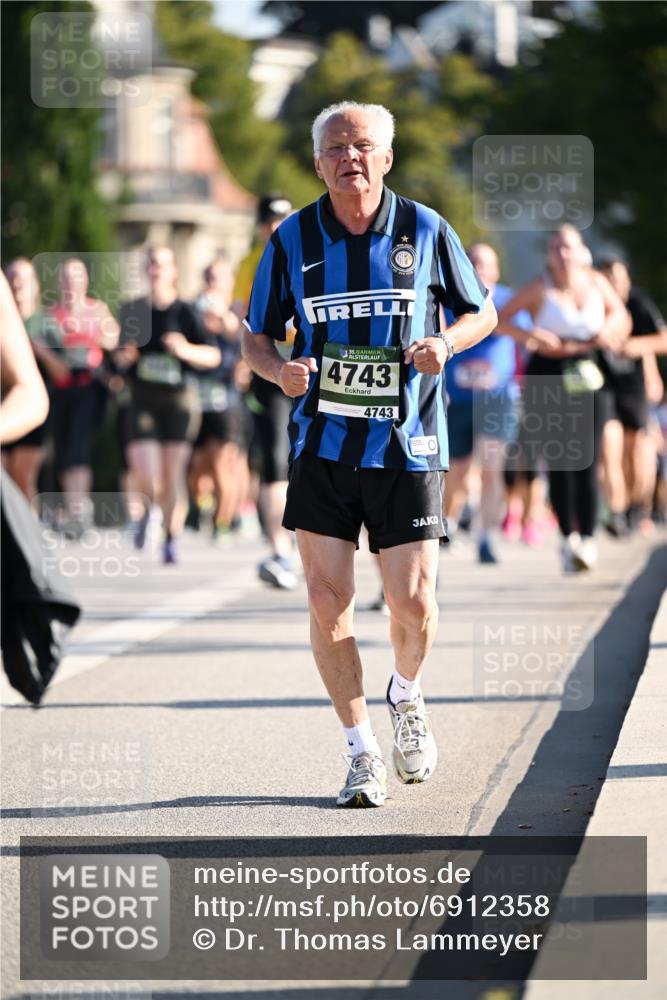 01.09.2024 - BARMER Alsterlauf Dr. Thomas Lammeyer http://msf.ph/oto/6912358 01.09.2024 09:46:08 Laufen 35, 4743, 4743 meine-sportfotos.de