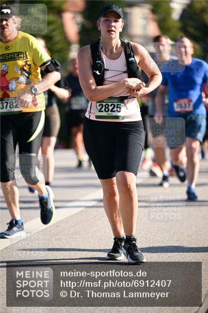 01.09.2024 - BARMER Alsterlauf Dr. Thomas Lammeyer http://msf.ph/oto/6912407 01.09.2024 09:46:13 Laufen 37824, 35, 2825, 7637 meine-sportfotos.de