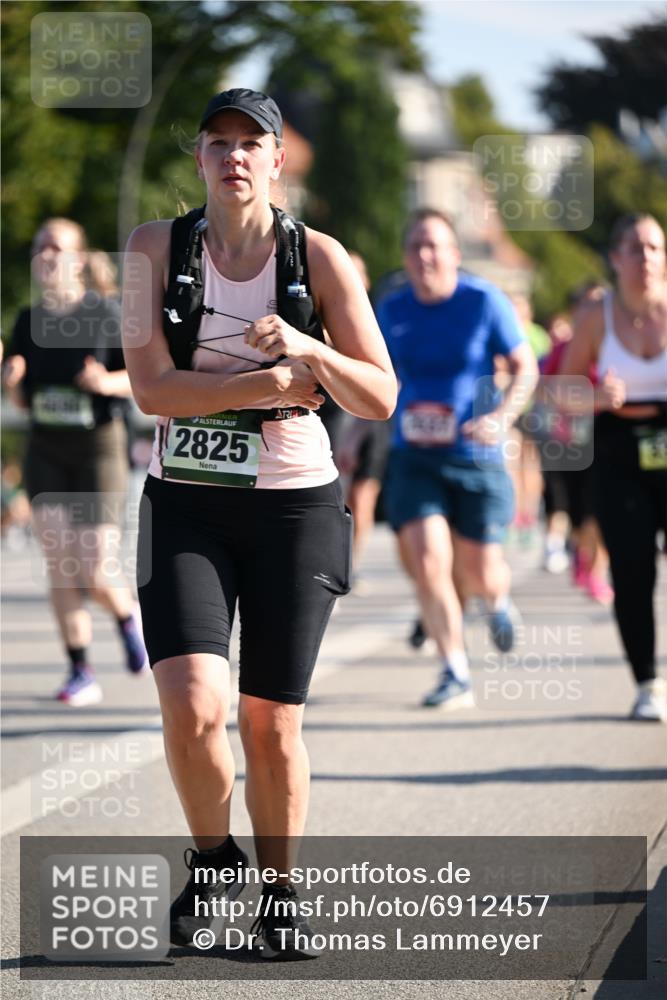 01.09.2024 - BARMER Alsterlauf Dr. Thomas Lammeyer http://msf.ph/oto/6912457 01.09.2024 09:46:14 Laufen 2825 meine-sportfotos.de