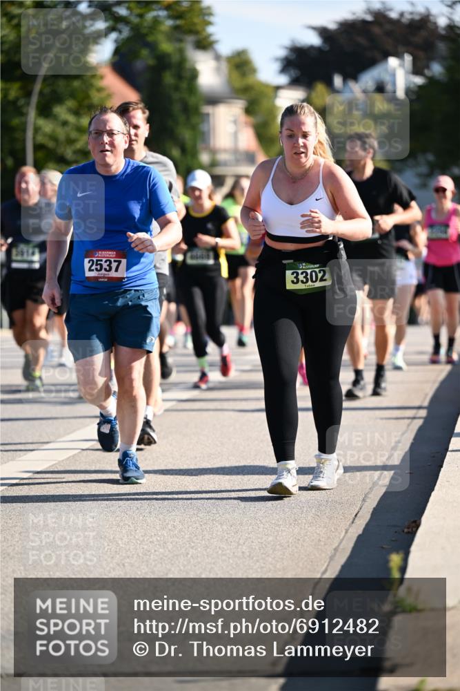 01.09.2024 - BARMER Alsterlauf Dr. Thomas Lammeyer http://msf.ph/oto/6912482 01.09.2024 09:46:15 Laufen 2537, 3302 meine-sportfotos.de