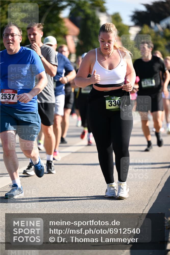01.09.2024 - BARMER Alsterlauf Dr. Thomas Lammeyer http://msf.ph/oto/6912540 01.09.2024 09:46:16 Laufen 135, 2537, 330 meine-sportfotos.de