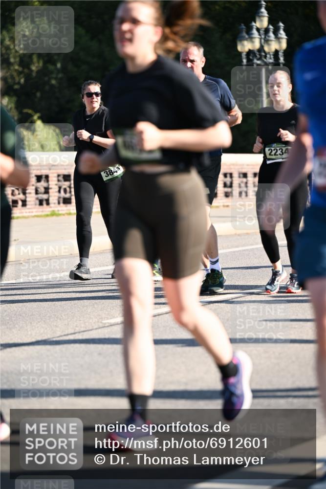 01.09.2024 - BARMER Alsterlauf Dr. Thomas Lammeyer http://msf.ph/oto/6912601 01.09.2024 09:46:18 Laufen 384, 2234 meine-sportfotos.de